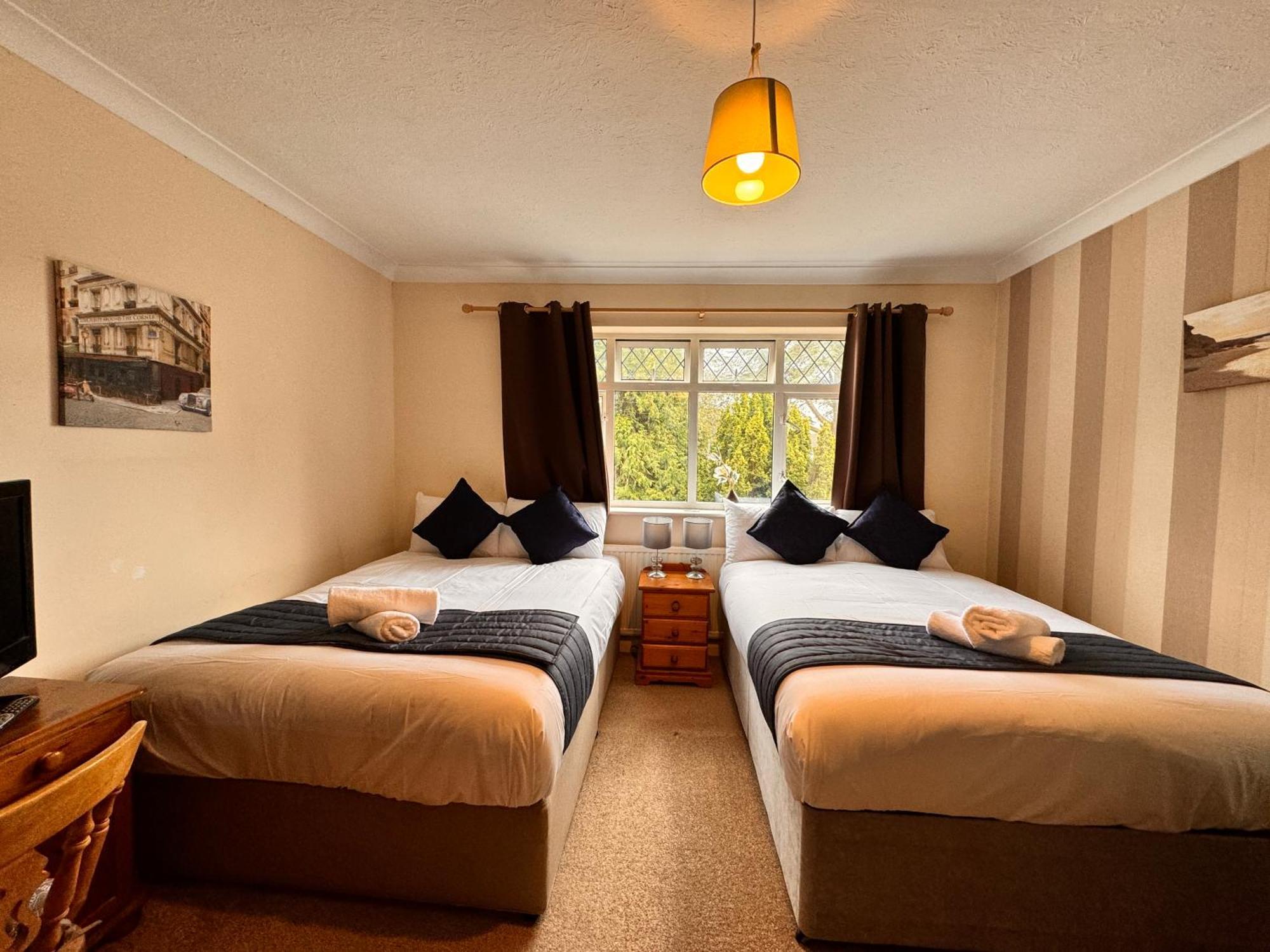 High Trees Guest House Gatwick Horley Ngoại thất bức ảnh
