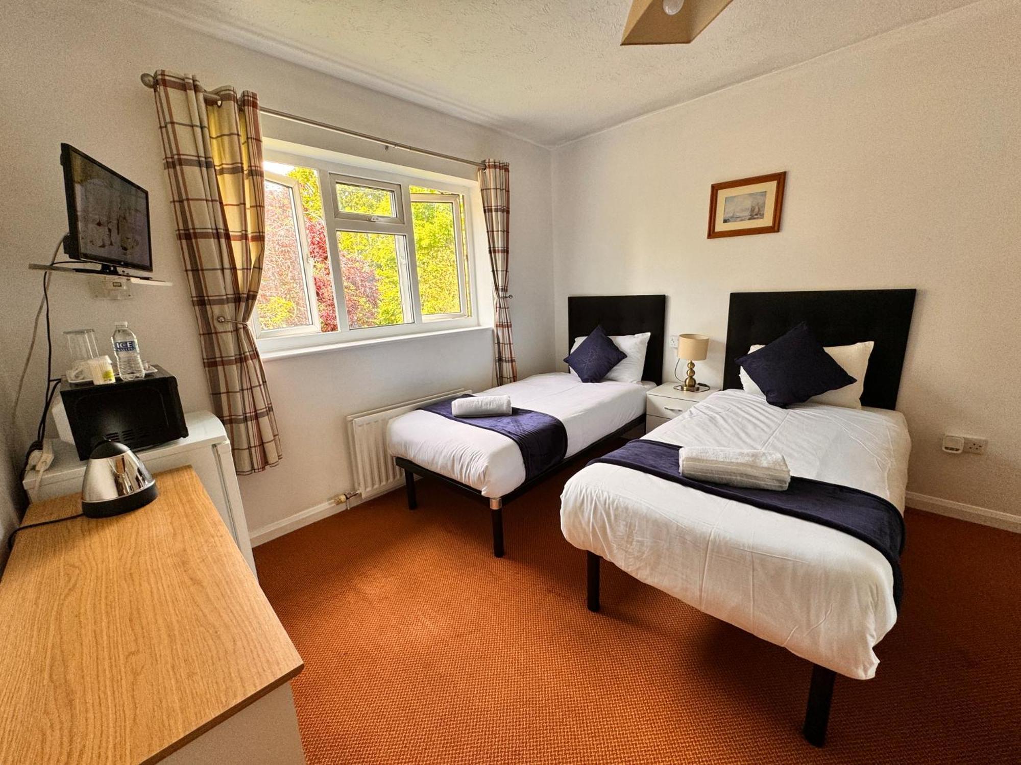 High Trees Guest House Gatwick Horley Ngoại thất bức ảnh