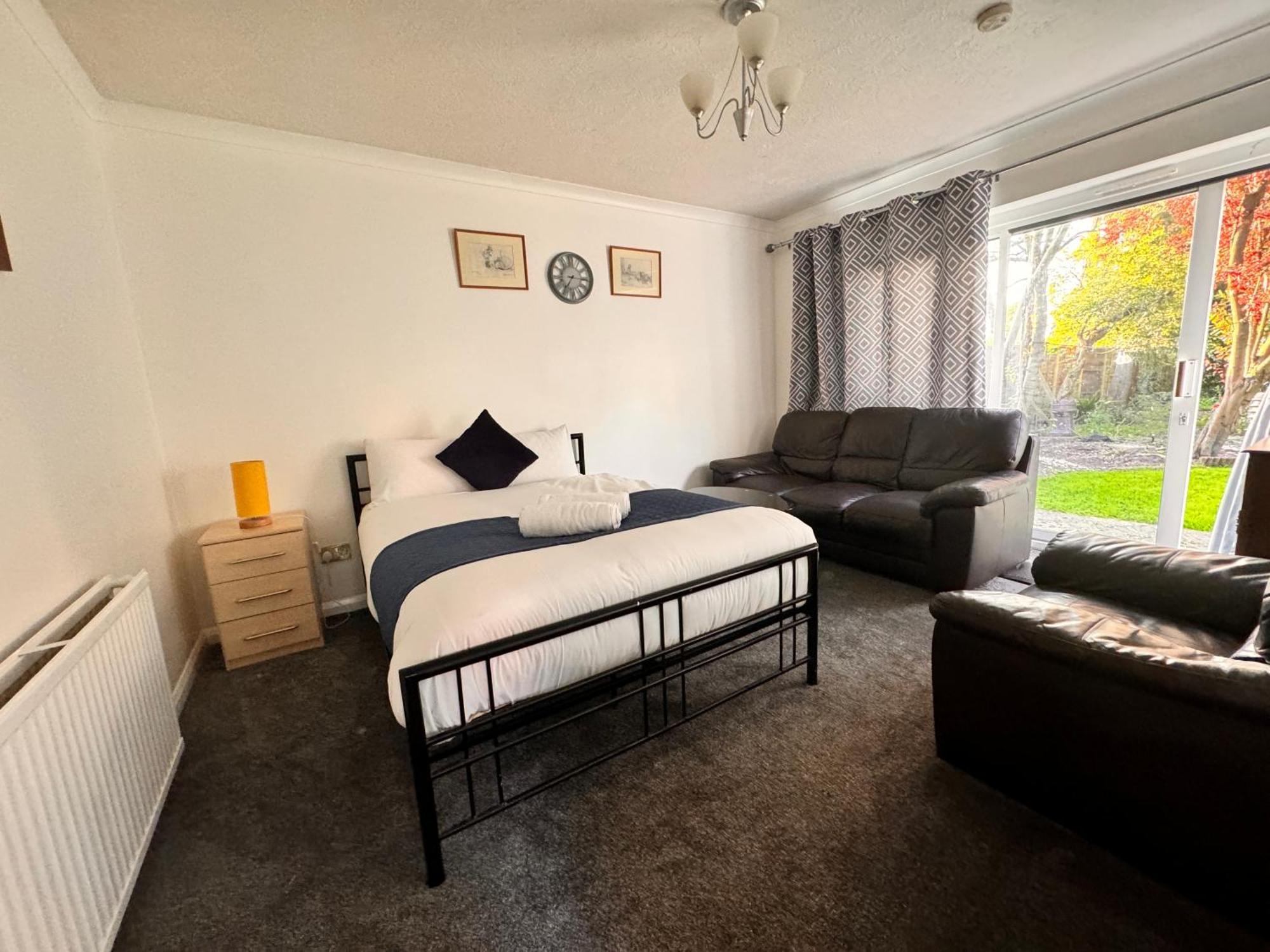 High Trees Guest House Gatwick Horley Ngoại thất bức ảnh