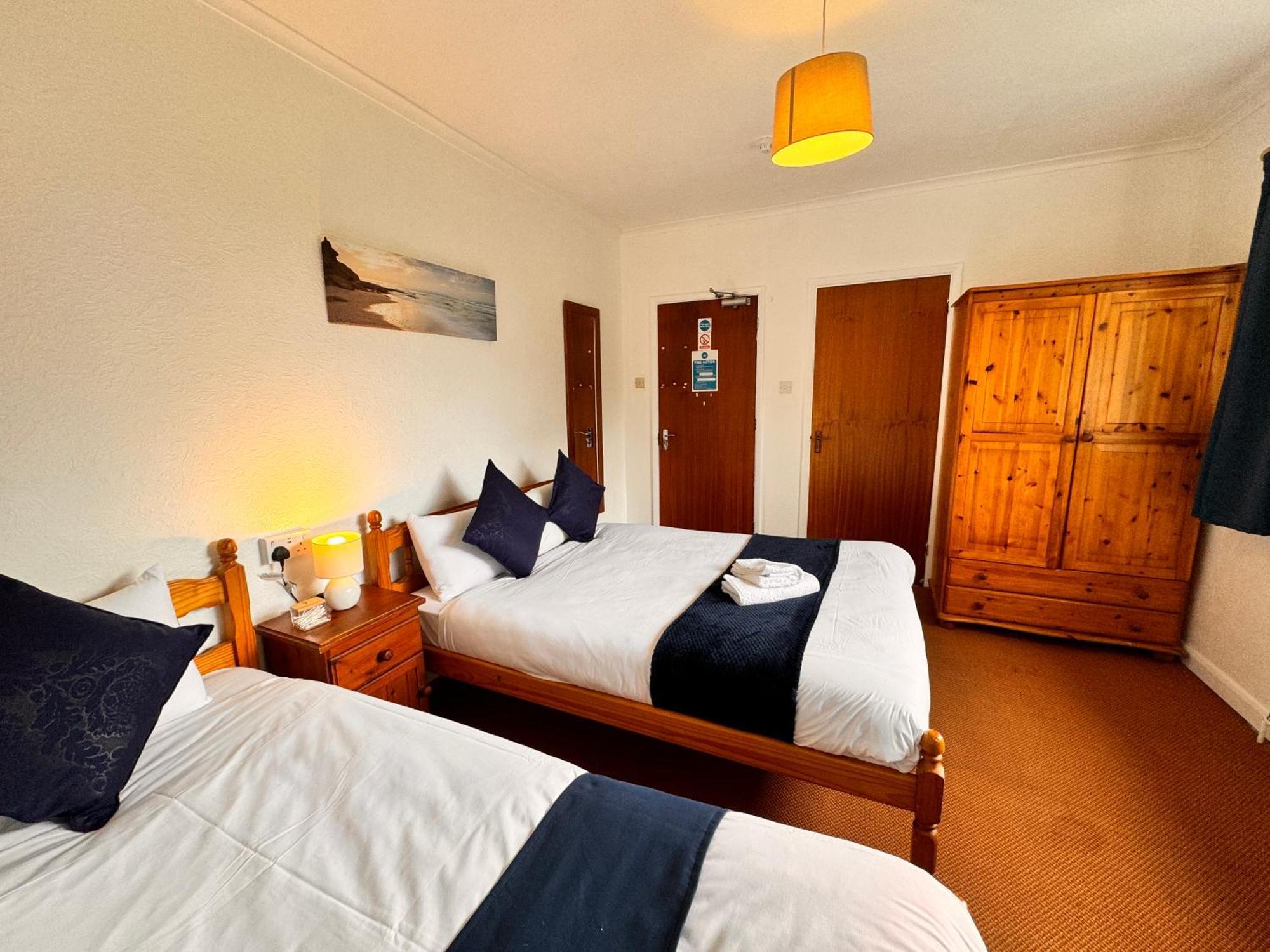 High Trees Guest House Gatwick Horley Ngoại thất bức ảnh