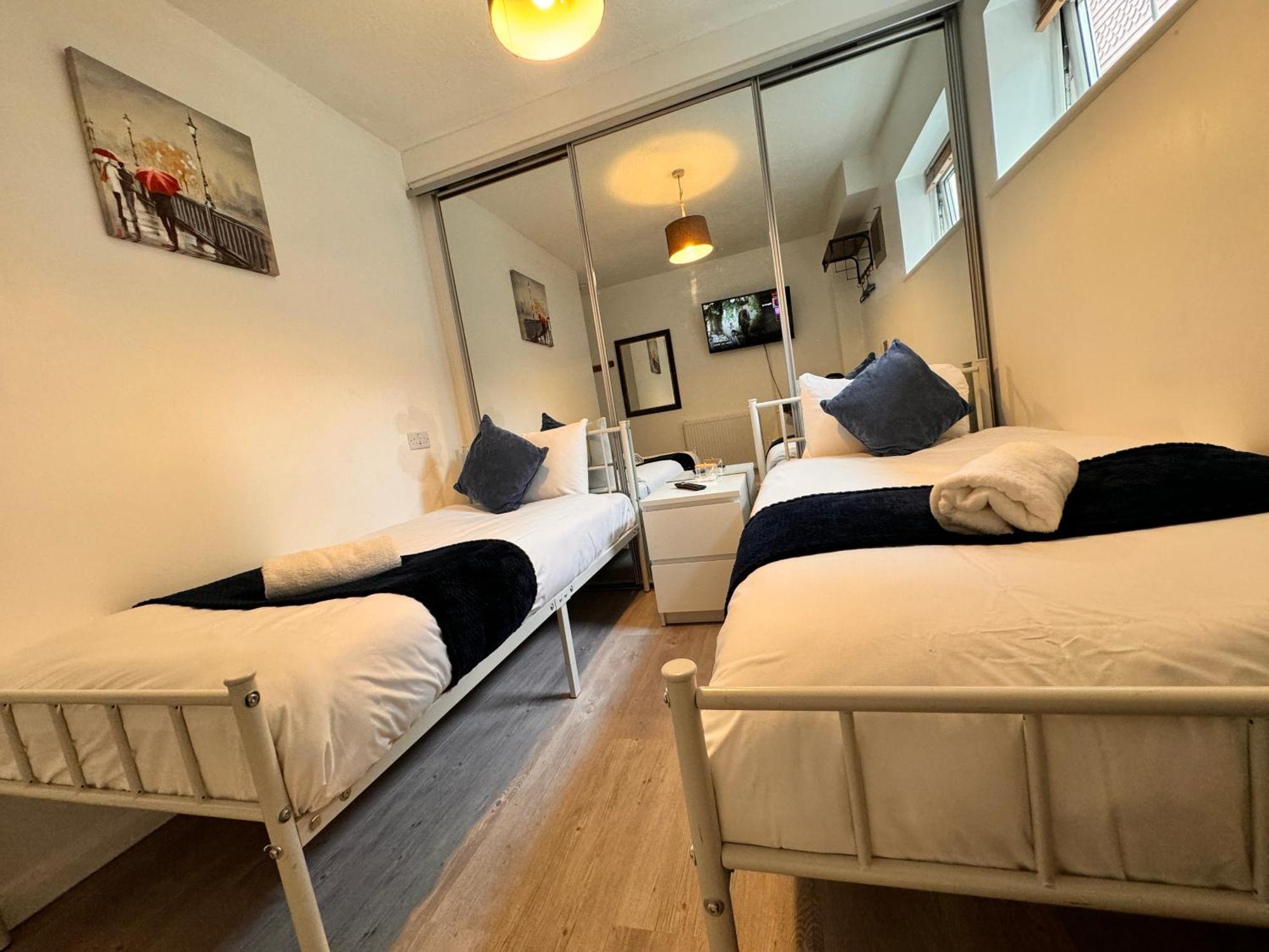 High Trees Guest House Gatwick Horley Ngoại thất bức ảnh